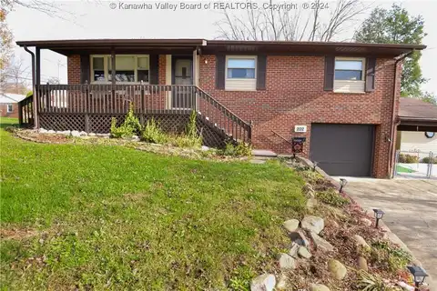 202 Valley View Drive, Hurricane, WV 25526