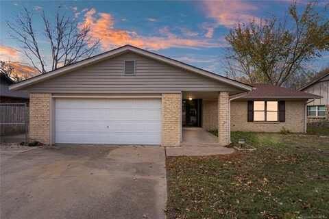 3208 Magnolia Drive, Sand Springs, OK 74063