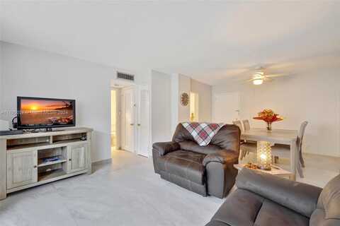 3113 S Ocean Dr, Hallandale Beach, FL 33009