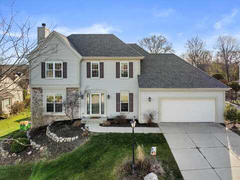 917 Valley Hill Dr, Waukesha, WI 53189