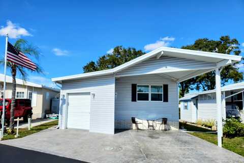 627 Arnold Palmer Dr, Davenport, FL 33837