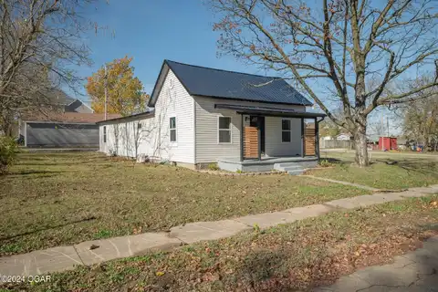 312 S Hall Street, Webb City, MO 64870