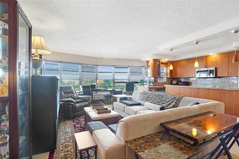 2500 NE 48th LN, Fort Lauderdale, FL 33308
