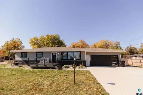 3205 S Terry Ave, Sioux Falls, SD 57106