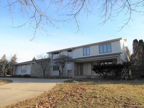 1896 Seminole Court, Bloomfield Hills, MI 48302