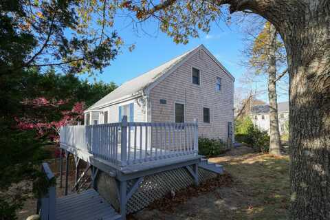 10 Kims Way, Oak Bluffs, MA 02557