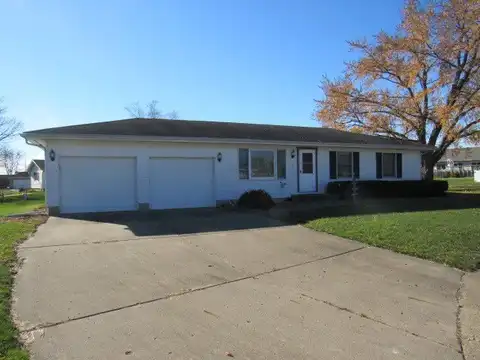 6 Ivy Circle, Clinton, IL 61727