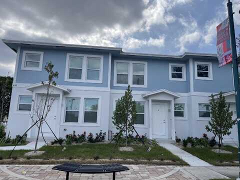 607 S E St Street, Lake Worth, FL 33461