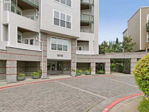 1616 S HARBOR WAY, Portland, OR 97201