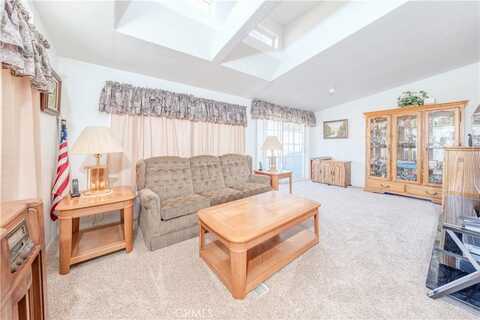 7501 Palm Avenue, Yucca Valley, CA 92284
