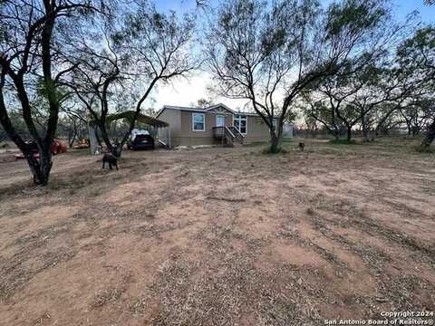 6610 CR 307, Jourdanton, TX 78026