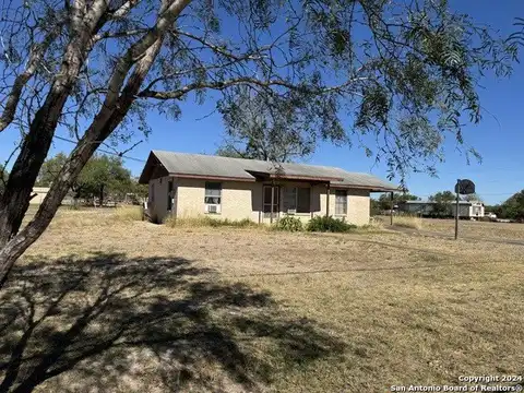 1144 WESTWARD TRL, Uvalde, TX 78801