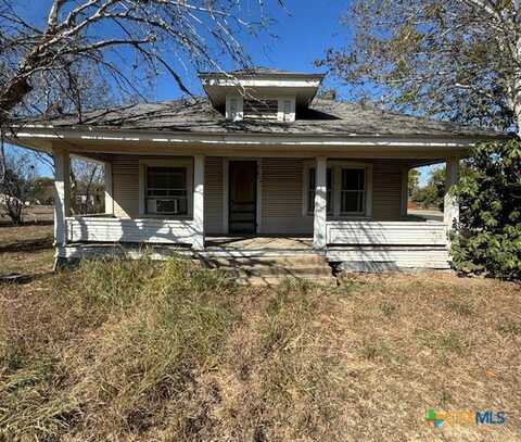 610 E 2nd Avenue, Nixon, TX 78140