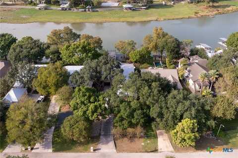 180 Lake Ridge Drive, Seguin, TX 78155