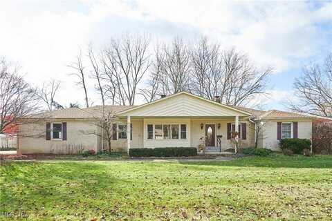 2920 Thomas Drive, Silver Lake, OH 44224