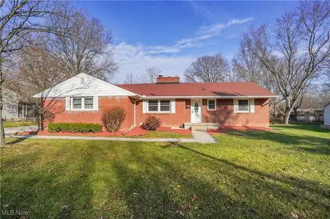 230 Deer Trail Avenue, Canfield, OH 44406