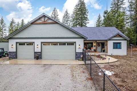 13906 Coeur d' Alene Dr, Spirit Lake, ID 83869