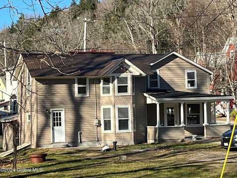 55 Fort Johnson Avenue, Fort Johnson, NY 12070