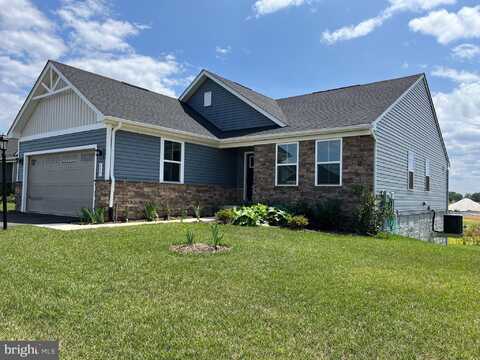 157 PORCH LIGHT LANE, HEDGESVILLE, WV 25427