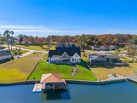 423 W Kiowa Drive W, Gainesville, TX 76240