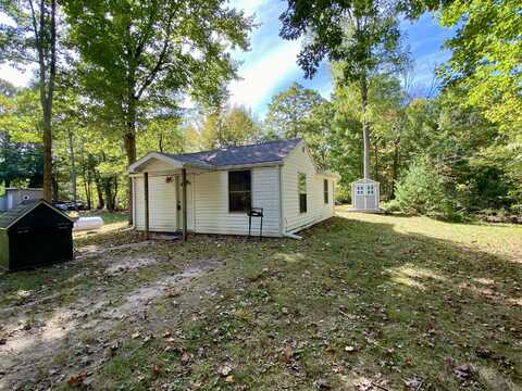 4247 E Townline Lake Road, Harrison, MI 48625