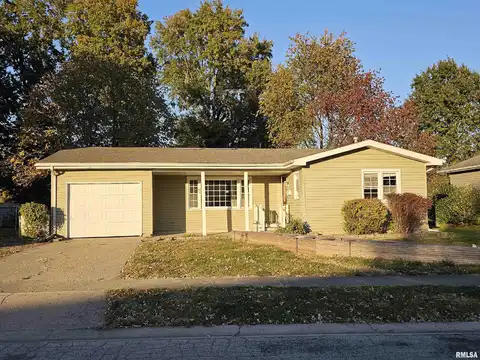 811 KENTON Boulevard, Taylorville, IL 62568