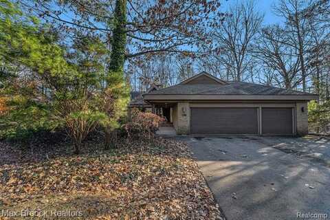 1195 BANBURY Circle, Bloomfield Hills, MI 48302