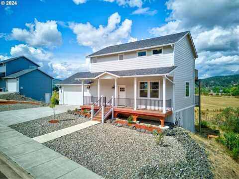 835 FOREST HEIGHTS ST, Sutherlin, OR 97479