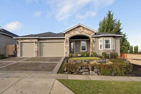 2715 Montara Drive, Medford, OR 97504