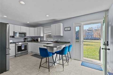 71 Charles Drive, Tiverton, RI 02878