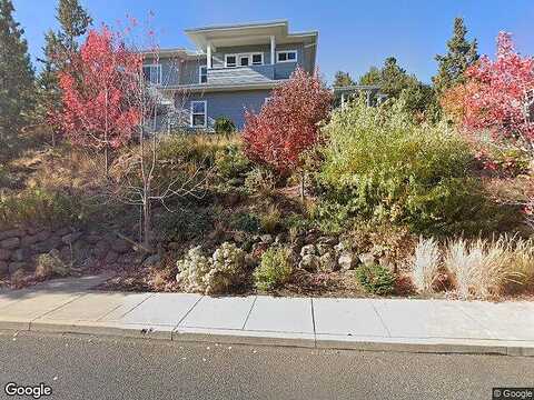 Colonial, BEND, OR 97703