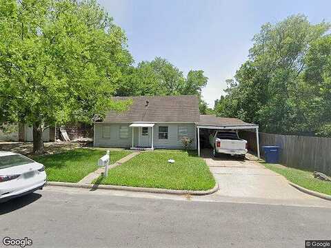 17Th, HUNTSVILLE, TX 77340
