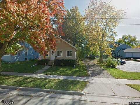 Caroline St, Oshkosh, WI 54901