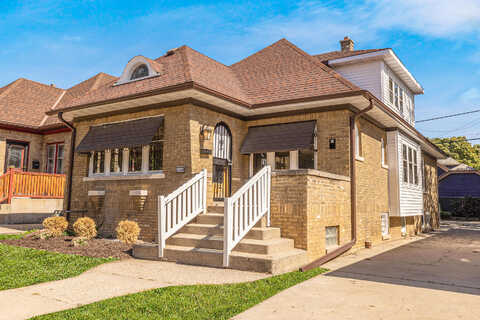 26Th, MILWAUKEE, WI 53209