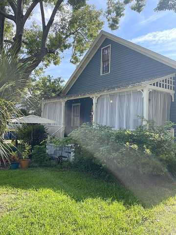 6Th, FERNANDINA BEACH, FL 32034