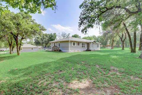 Oak Hollow, LA VERNIA, TX 78121