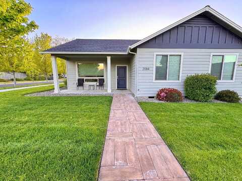 La Connor Lane, Medford, OR 97501