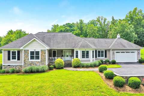 South View Cir, Penhook, VA 24137