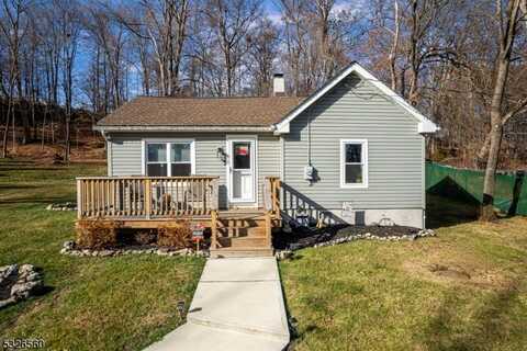 83 Mount View St, Newton, NJ 07860