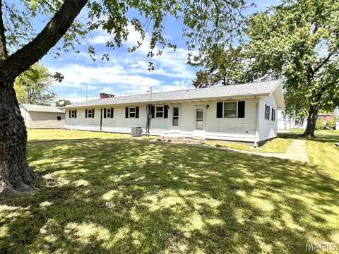 104 W 1st Street, Coffeen, IL 62017