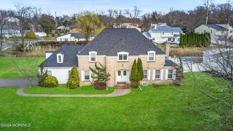 5 Wenning Court, Oakhurst, NJ 07755