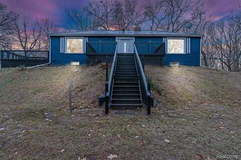 3897 SAND Road, Port Austin, MI 48467