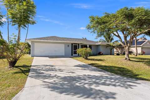 674 NW Kildare Street, Port Saint Lucie, FL 34983