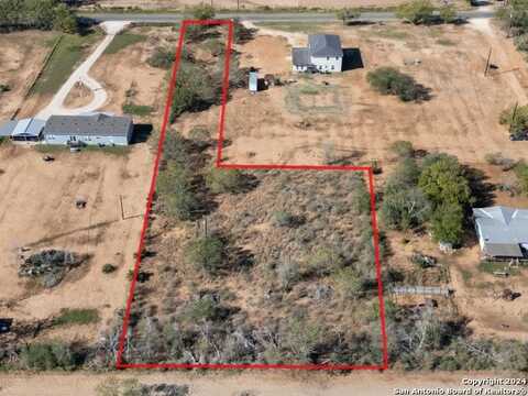 2240 COUNTY ROAD 5710, Devine, TX 78016