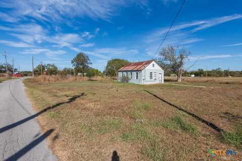 000 S Carter Avenue, Westhoff, TX 77994