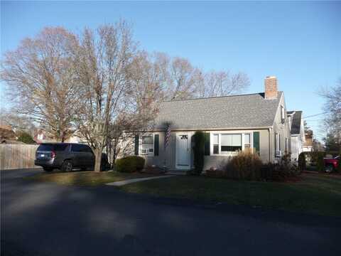 22 Kendall Lane, Warwick, RI 02888