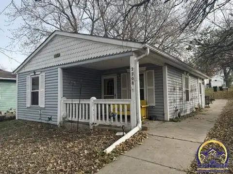 2708 SE Massachusetts AVE, Topeka, KS 66604