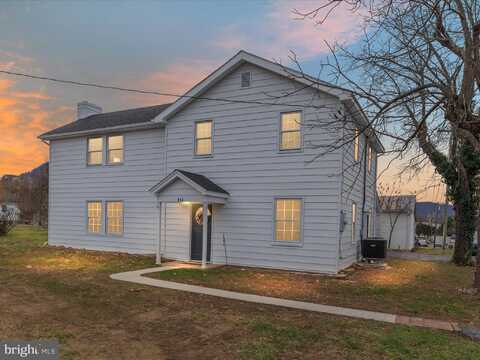 914 E KING STREET, STRASBURG, VA 22657