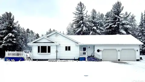 1025 River Ridge, Ishpeming, MI 49849