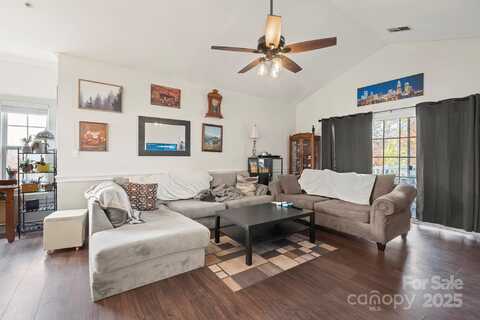 8931 Meadow Vista Road, Charlotte, NC 28213